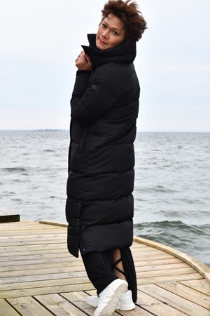 Nyhed! ROCKANDBLUE Coat. Style: Genesis. 122 cm. Black. Spar: 1.000,- Pre-Winther-Sale: 1.999,-