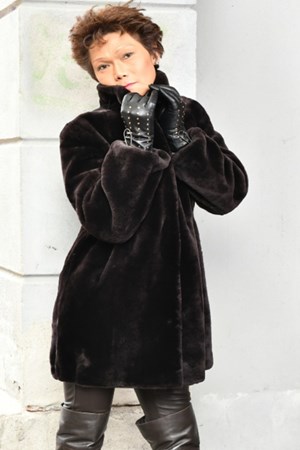 Levinsky Fur. Model: Rosie. Bæverlam /Rulam. Dark Brown. Need-To-Have: 5.495,-