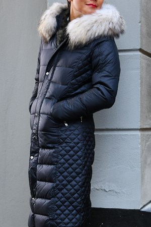 ​​ROCKANDBLUE Dunfrakke. Style: Kesha. Elipse / Faux Fur. Must Have: 2.799,- Spar: 20% Pre-Winther-Sale: 2.319,- / Raccon Fur: 2.799,-