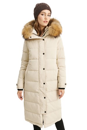 ​ROCKANDBLUE Dunfrakke. Style: Lizzie Coat. Sand / Natural Raccoon. Spar. 20%. Sale: 3.199,-
