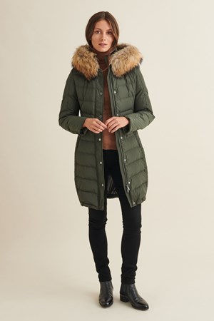 Saki Dame Dunjakke. Style: Evelyn Comfort. Fås op til str. 54. Army. Best Price: 3.199,- Pre-Winther-Sale: 2.559,-