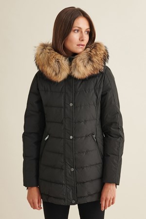 Saki Dame Dunjakke. Style: Melissa Comfort. Black / Raccoon Fur. Str. 42 & 54. Best Price: 3.199,- Pre-Winther-Sale: 2.559,-