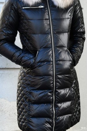 ROCKANDBLUE Dunjakke Style: Ciara. Lustrous Nylon. Silver Zipper/ Black / Artic Faux Fur. Pre-Winther-Sale: 1.800,-