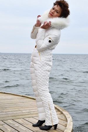 Limited Edition. ROCKANDBLUE Jumpsuit. Style: Jumpsuit. White / White. Faux Fur. Need-To-Have: 3.699,-  Pre-Winther-Sale: 2.959,-