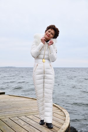 ​Limited Edition. ROCKANDBLUE Jumpsuit. Style: Jumpsuit. White / White. Faux / Fake Fur.. Str, 40, 42 44 & 46. Need-To-Have: 3.699,- Pre-Winther-Sale: 2.959,-