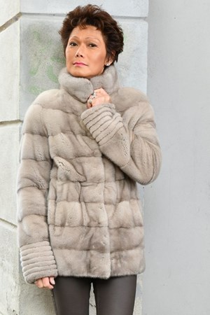 Kopenhagen Fur. Style: 8800-70. Silverblue Mink. Str. M/L. Spar: 10.000,-. Pre-Winther-Sale: 14.995,-