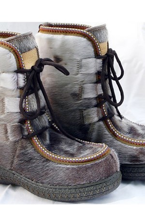 Great Greenland. Style: Etnic Short. Grønlandsk sæl / Harp-Sæl. Must Have: 2.599,-. (Spar: 10% V.I.P. Followers )
