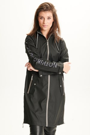Notyz Raincoat. Style 40.358. Black. Need-To-Have: 999,- Spar: 20% V.I.P. Rabat