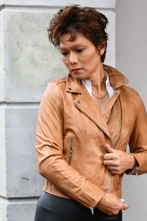 Notyz Dame Skindjakke. Style: 10.961. Cognac. Str. 42. OUTLET: 1.000-