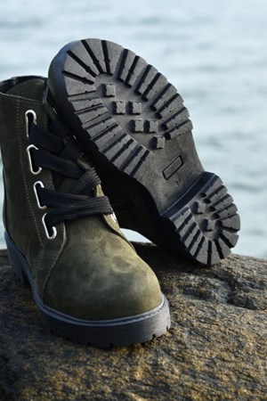 Bella Moda Boots. Style: V-23653. Olive Army / Nubuck. Must have. 1.299,- (Spar 10% V.I.P.. member)